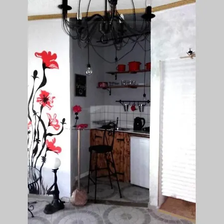 Romantic In The Heart Of The 科马罗姆
