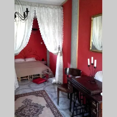 Romantic Studio In The Heart Of The City Apartment